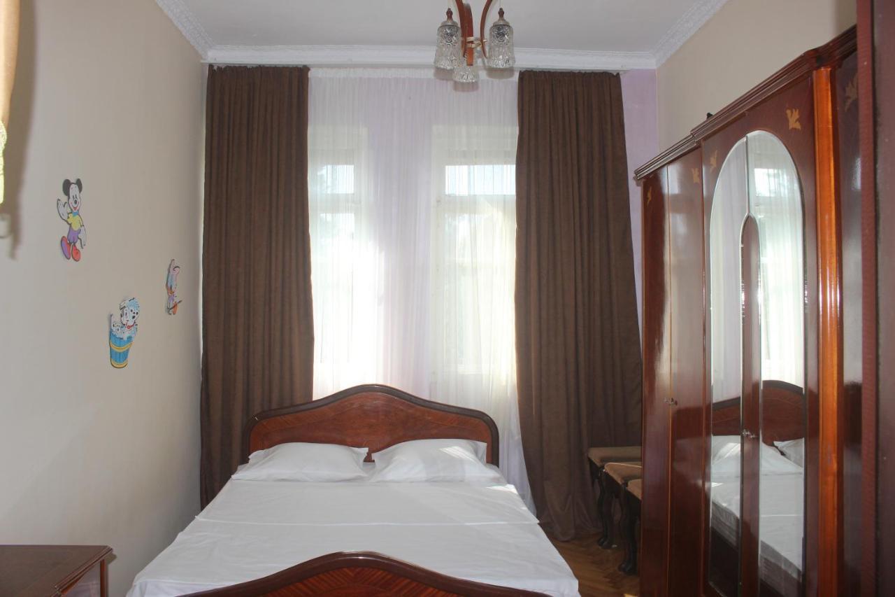Greenview Guesthouse Batumi Exterior foto