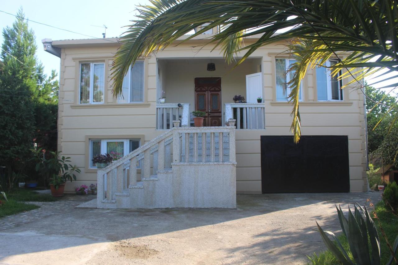 Greenview Guesthouse Batumi Exterior foto