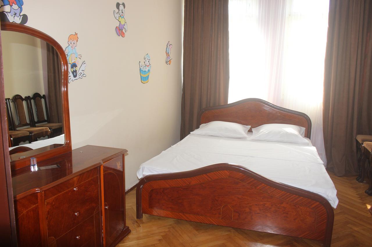 Greenview Guesthouse Batumi Exterior foto