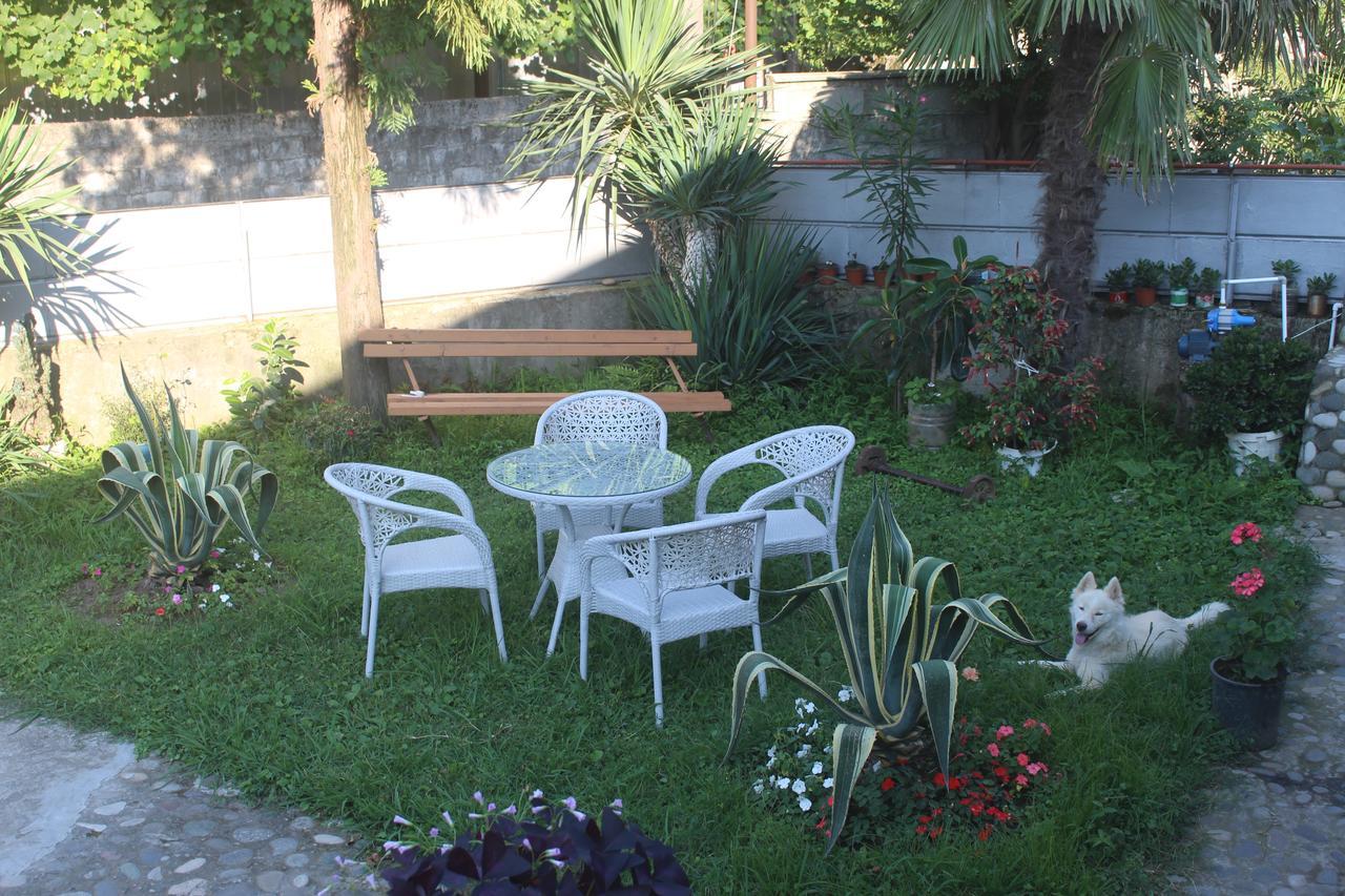 Greenview Guesthouse Batumi Exterior foto