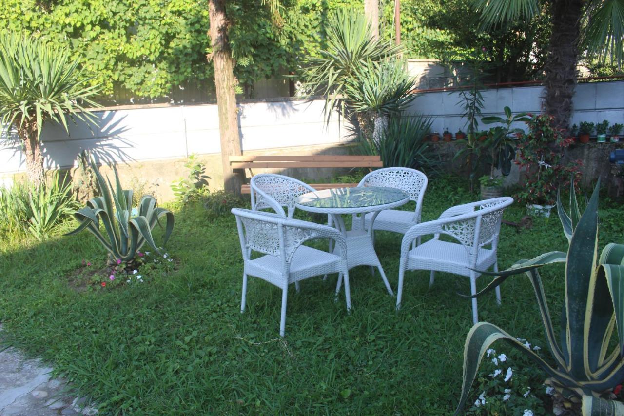 Greenview Guesthouse Batumi Exterior foto