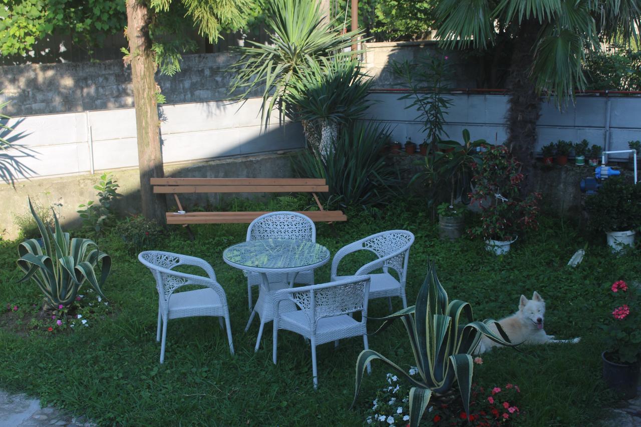 Greenview Guesthouse Batumi Exterior foto