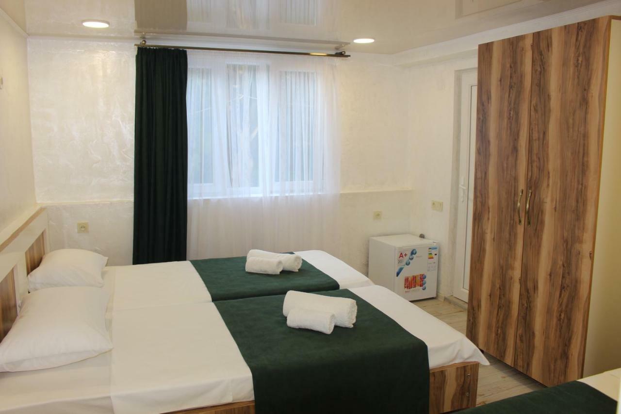 Greenview Guesthouse Batumi Exterior foto
