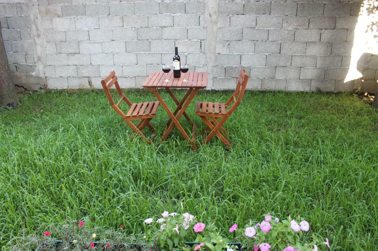 Greenview Guesthouse Batumi Exterior foto