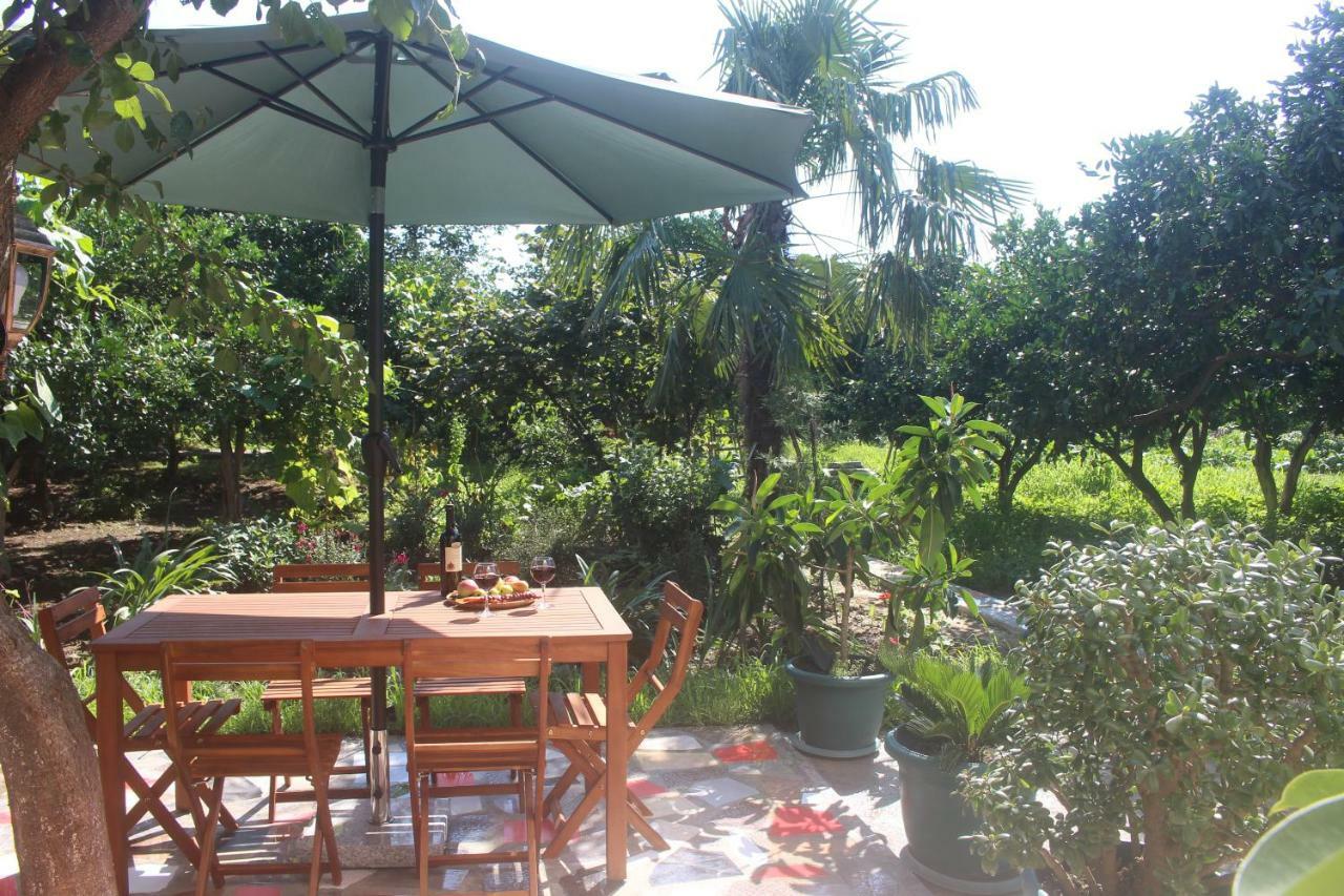 Greenview Guesthouse Batumi Exterior foto