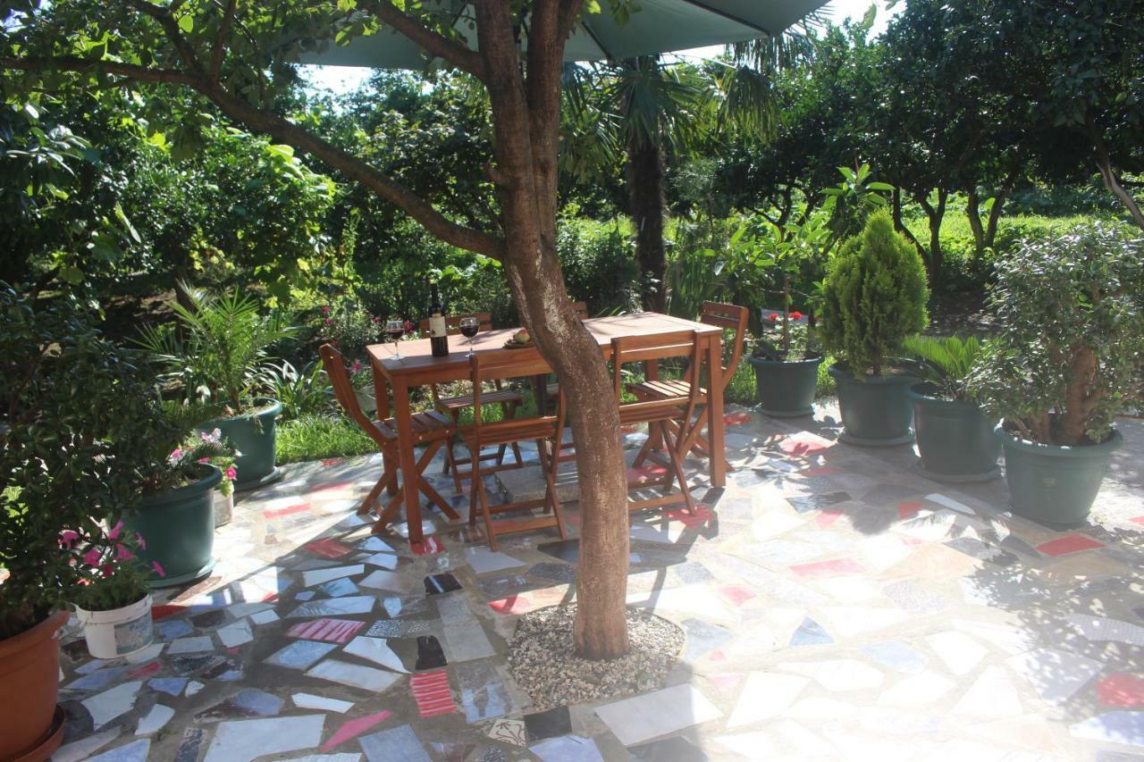 Greenview Guesthouse Batumi Exterior foto